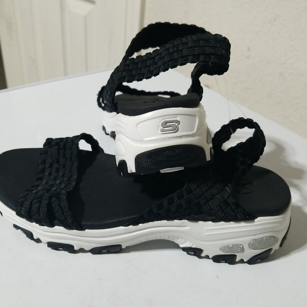 Skechers Yoga Foam Women's  Sandals Platform Size 9 Black/White
